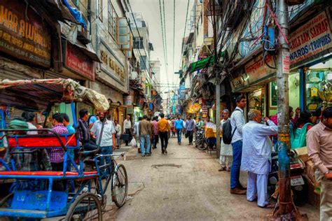 al market in delhi.